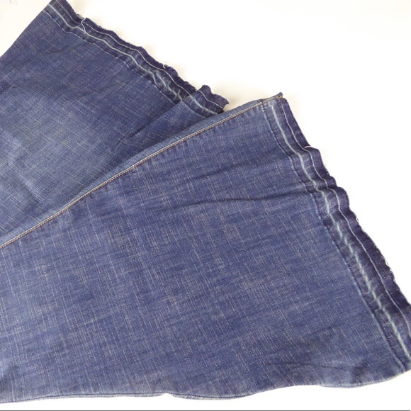 Free People Cotton Stretch Denim Button Front Frayed Hem Bell Bottom Jeans NWT - Picture 8 of 9